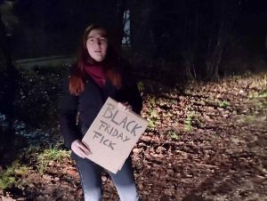 FinaFoxy Porno Video: Der per***seste Black Friday seines Lebens!!!