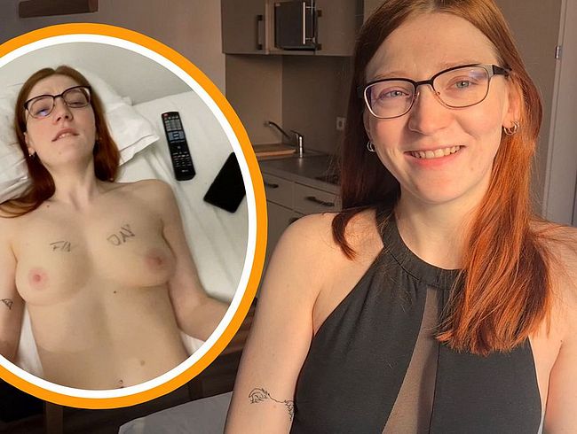 FinaFoxy Porno Video: Hausmeistertrick!!! Bett raus