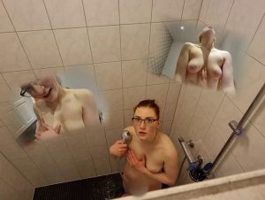 FinaFoxy Porno Video: per***ser Spanner spri**t meine Teeny-Pu**y voll!!!